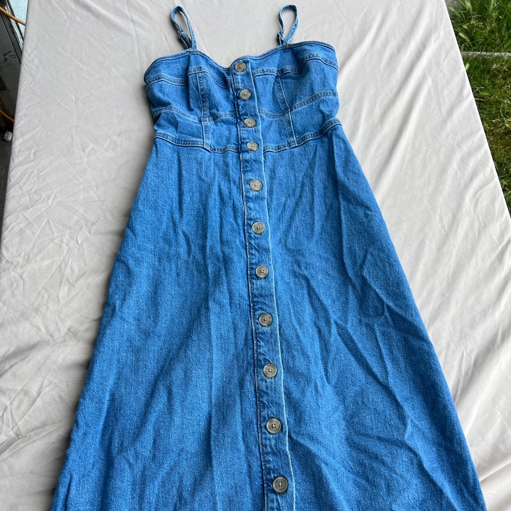 Universal Thread Blue Jeans Classic Style